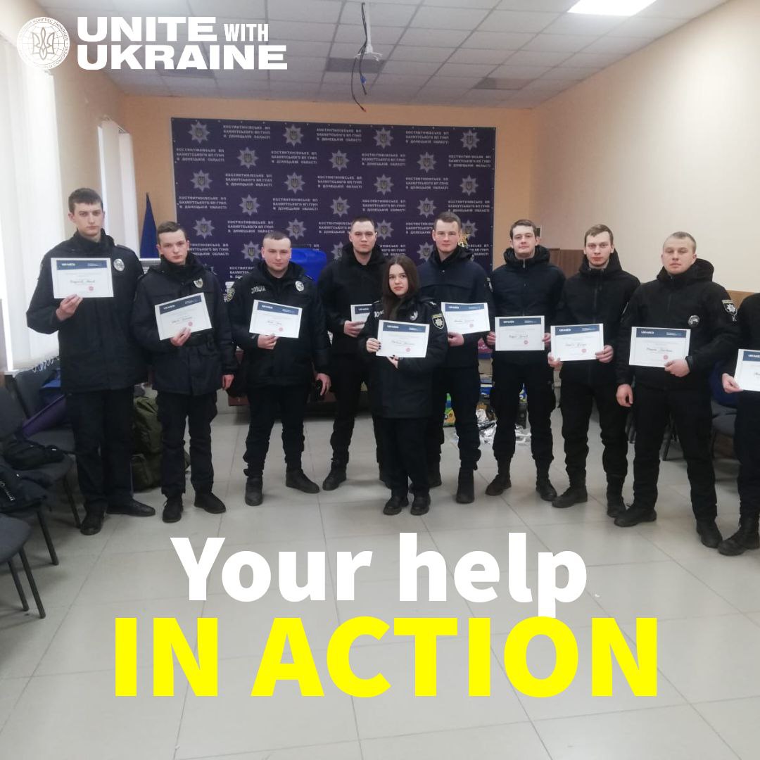 Police officers conducted a course on tactical medicine to more than 100 cadets, who learned how to provide emergency aid to victims of russian violence.
